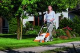 Stihl RMA 235.1 36V AK med batteri og lader - ST-63112000049 - 30 L opsamler og en klippebredde på 33 cm. Til plæner med et areal op til 250 m<sup>2</sup> inkl. AK 20 batteri og oplader